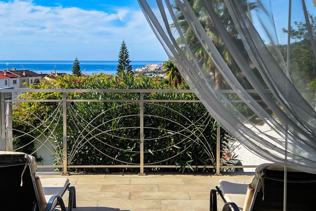 ... and gives the spectacular panorama a worthy setting.