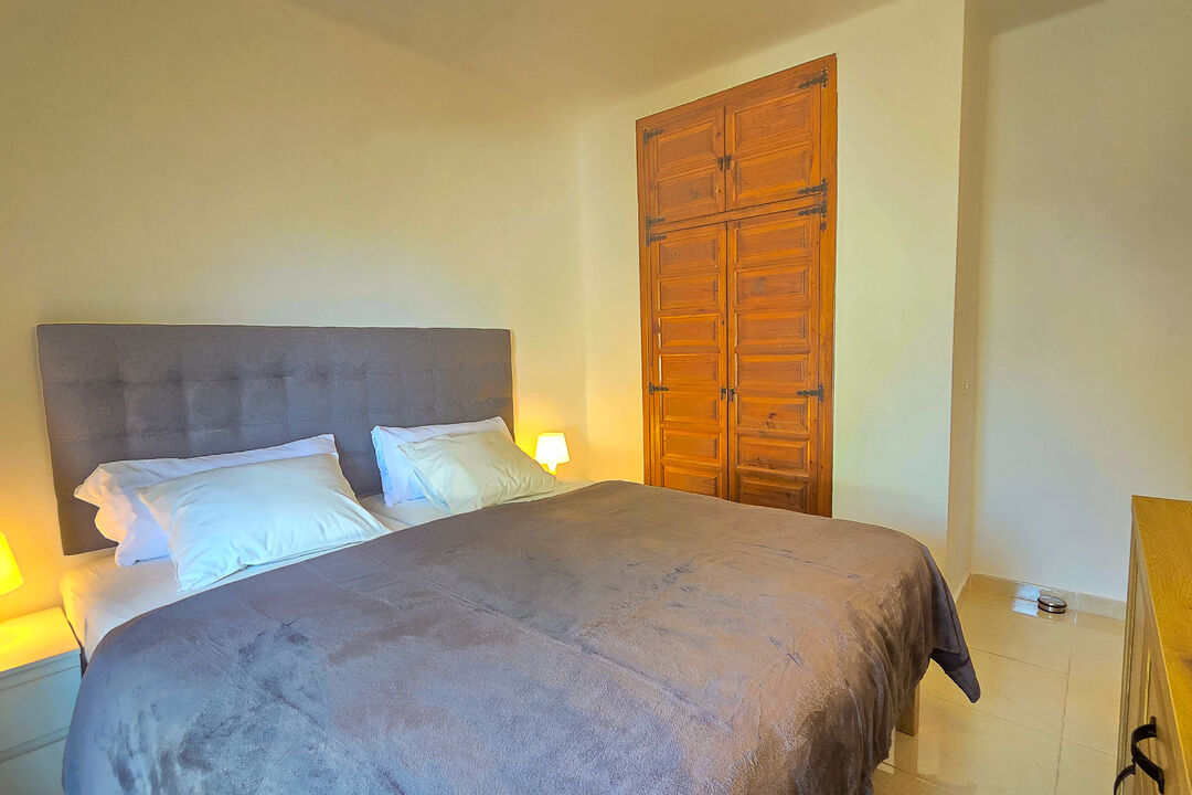 ... and of course just as comfortable, large single box-spring beds as the master bedroom.